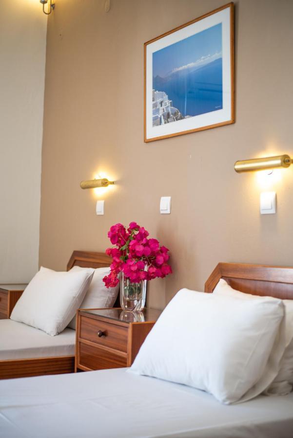 Almira Inn Иос Хора Екстериор снимка