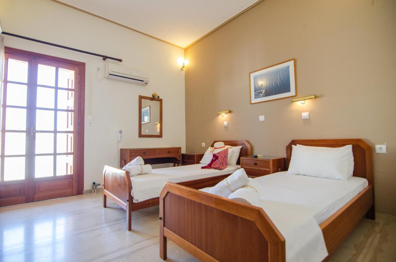 Almira Inn Иос Хора Екстериор снимка
