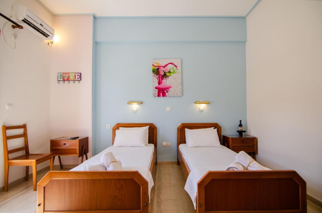 Almira Inn Иос Хора Екстериор снимка