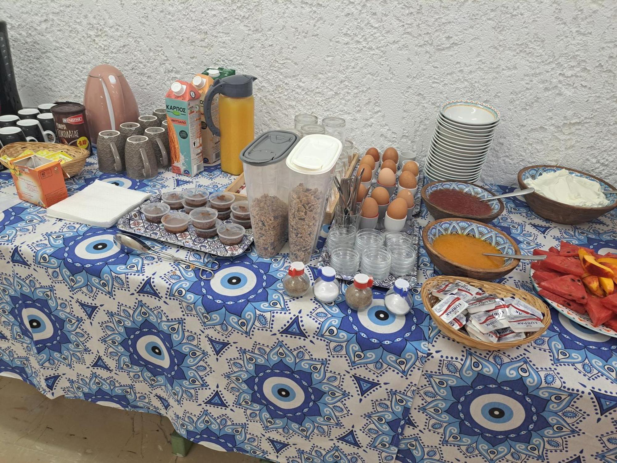 Almira Inn Иос Хора Екстериор снимка